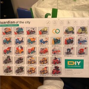 Guardian of the City Toy Set - Multicolor